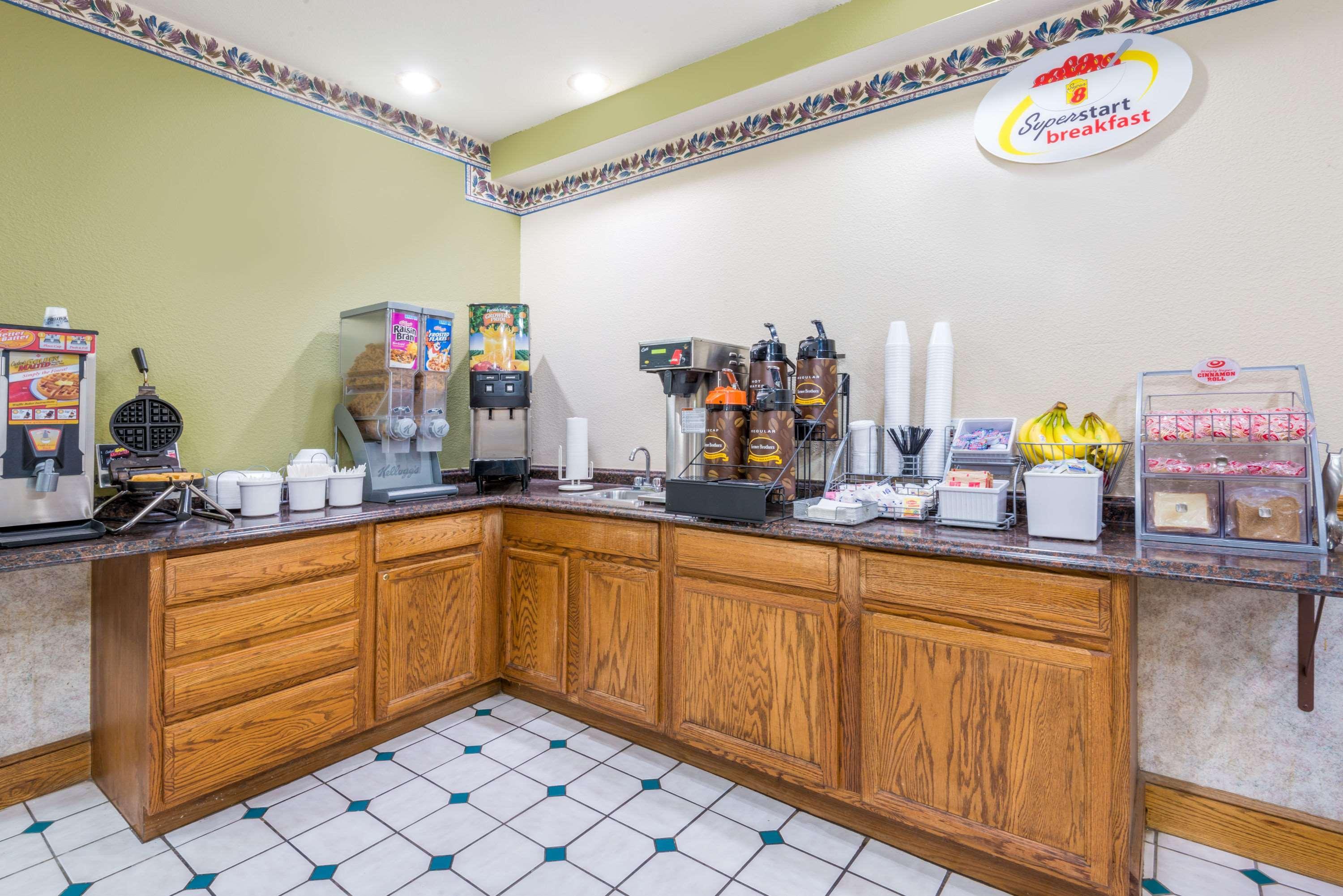 فندق سوبر 8 باي ويندام بلات سيتي كانساس سيتي أريا Platte City المظهر الخارجي الصورة